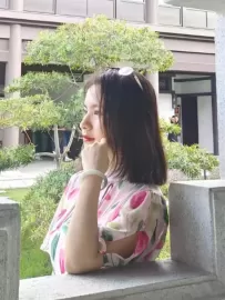 编号40382  35岁，90年出生，女，未婚，身高155cm，本科学历，老家山西省晋城市，目前在广东省广州市工作，人力行业，月收入2-3万元，择偶要求：29-45岁，身高170cm以上，大专以上学历，有车有房。