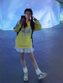 编号60049  38岁，87年出生，女，未婚，身高160cm，硕士学历，老家江苏省丹阳市，目前在广东省广州市番禺区读研，之前在政府工作，择偶要求：27-42岁，身高172cm以上，高中以上学历。